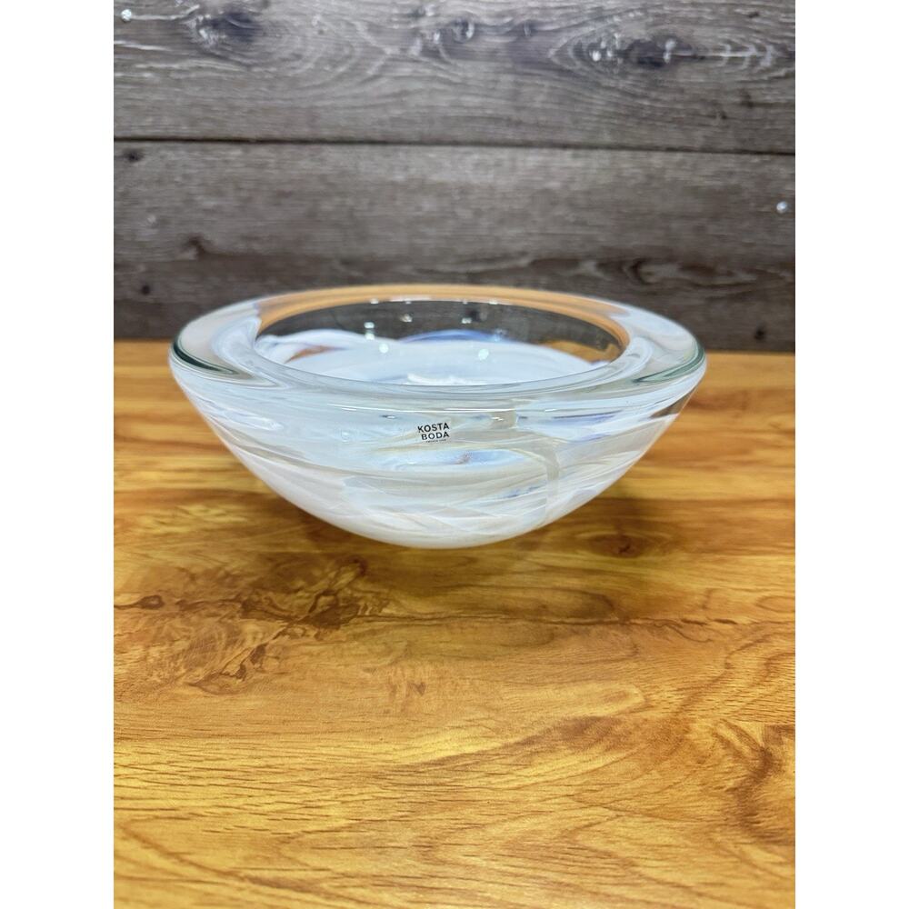 Kosta Boda Atoll White Swirl Art Glass Bowl 8.5”by Anna Ehrner Sweden Heavy